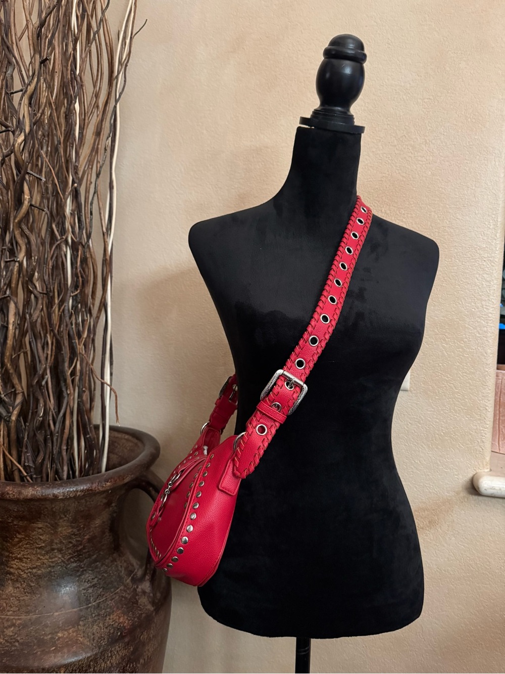 Silence + Noise Devon Shoulder/Crossbody
Bag
#urbanoutfitters - Picture 10 of 10